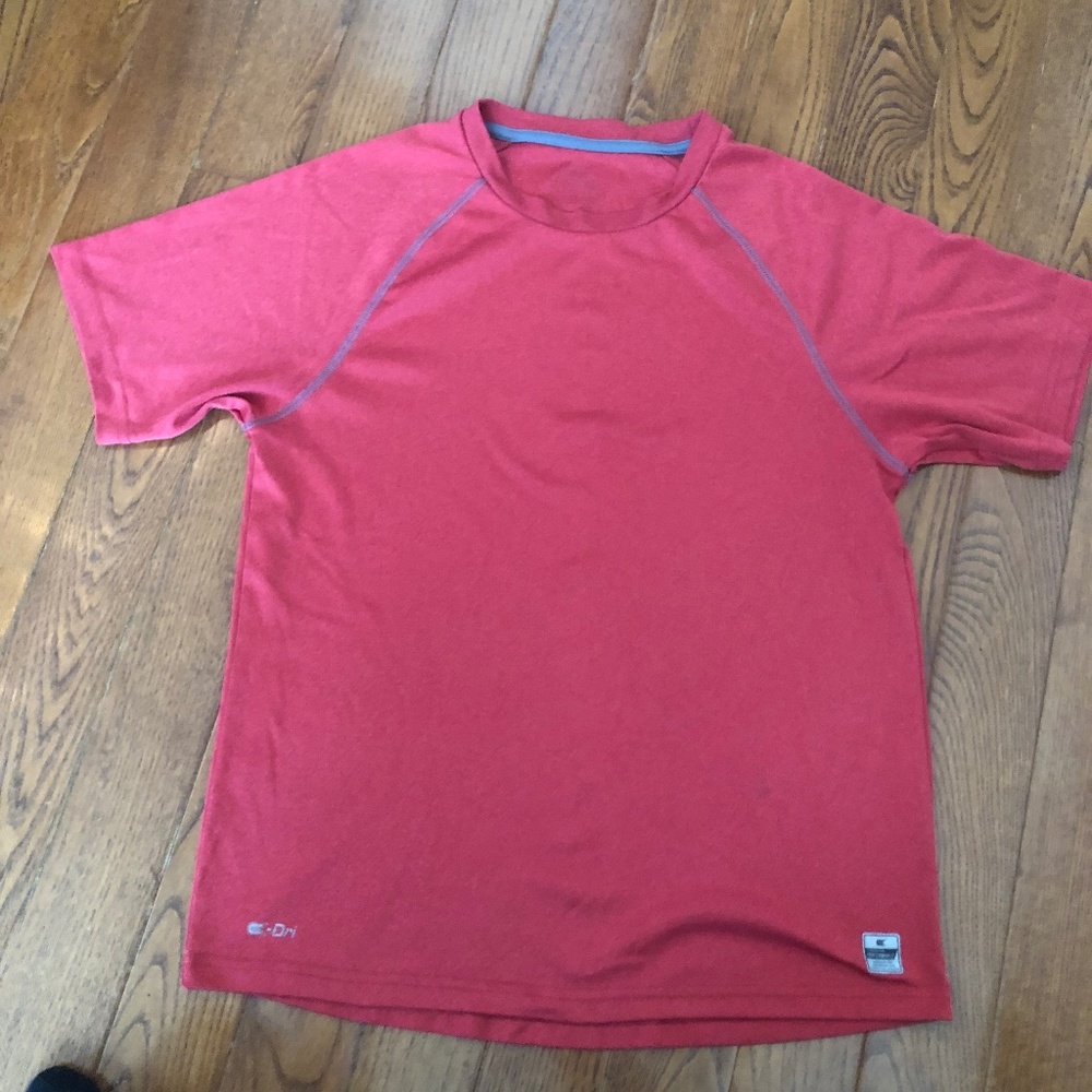 Coloseum L red athletic shirt